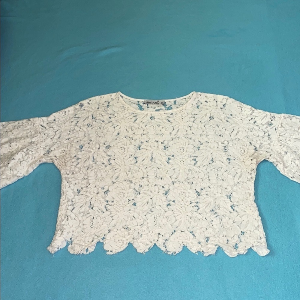 MARCI lace floral short bell sleeve crop top white round neckline boho size L